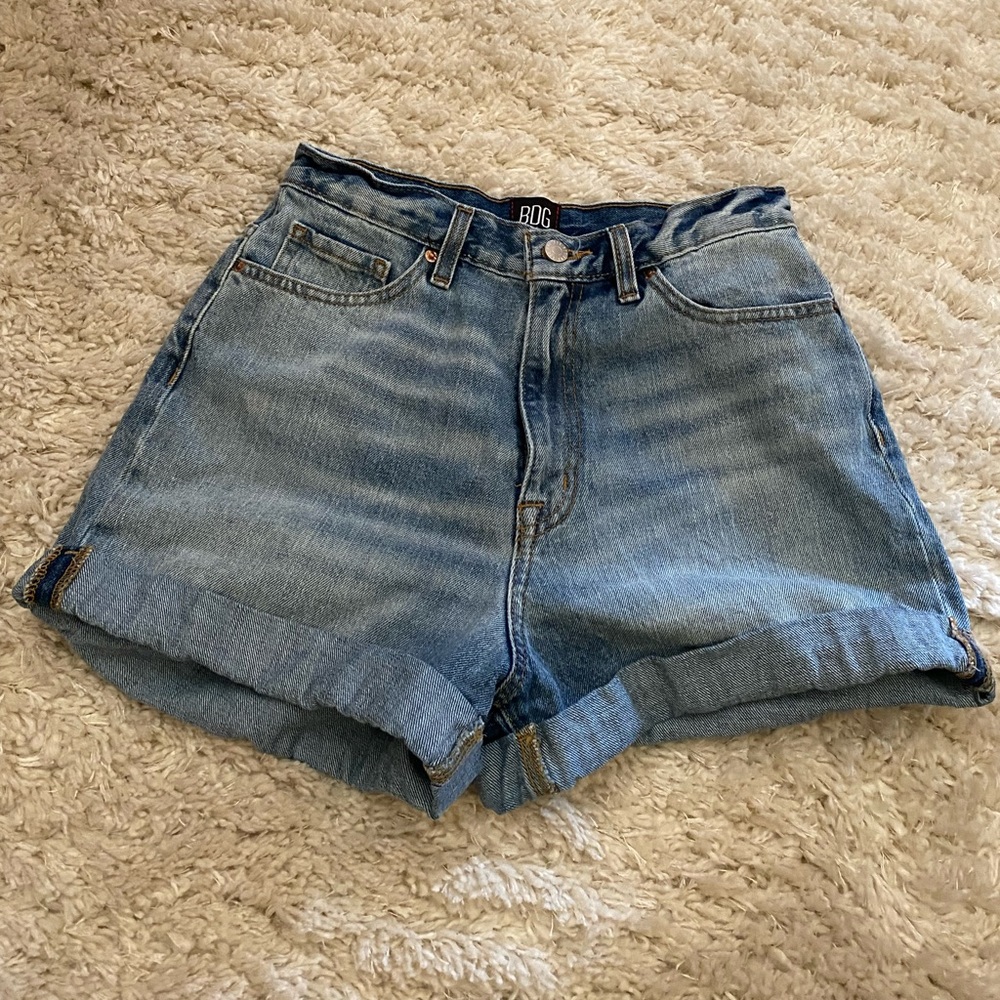 BDG High Waisted Mom Shorts Size 6